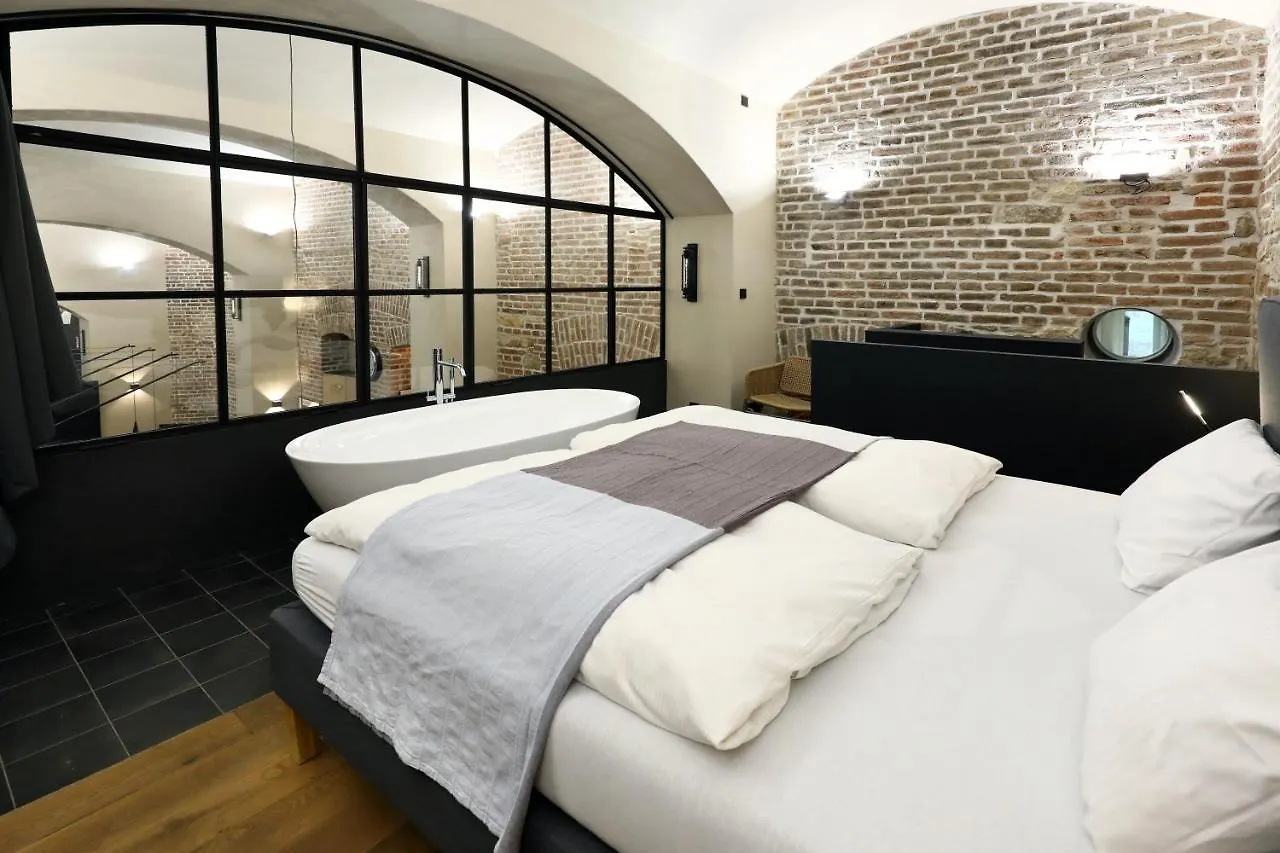 American Loft In The Heart Of Prague Apartment